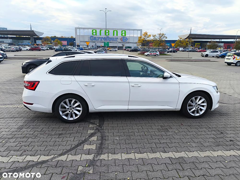 Skoda Superb 2.0 TDI 4x4 Style DSG - 9