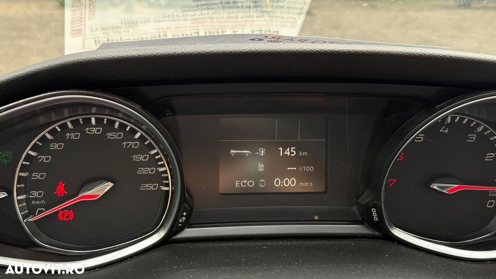 Peugeot 308 1.2 L PureTech Turbo S&S Allure - 14