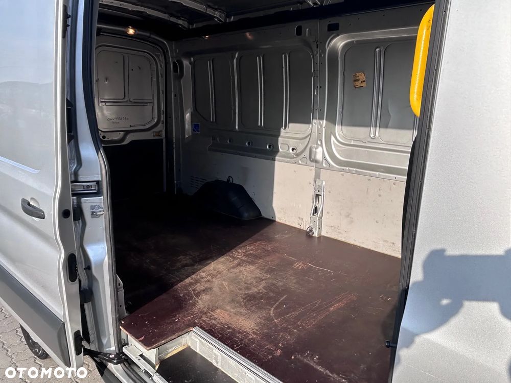 Ford Transit - 8