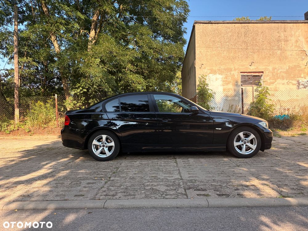BMW Seria 3 318i - 5