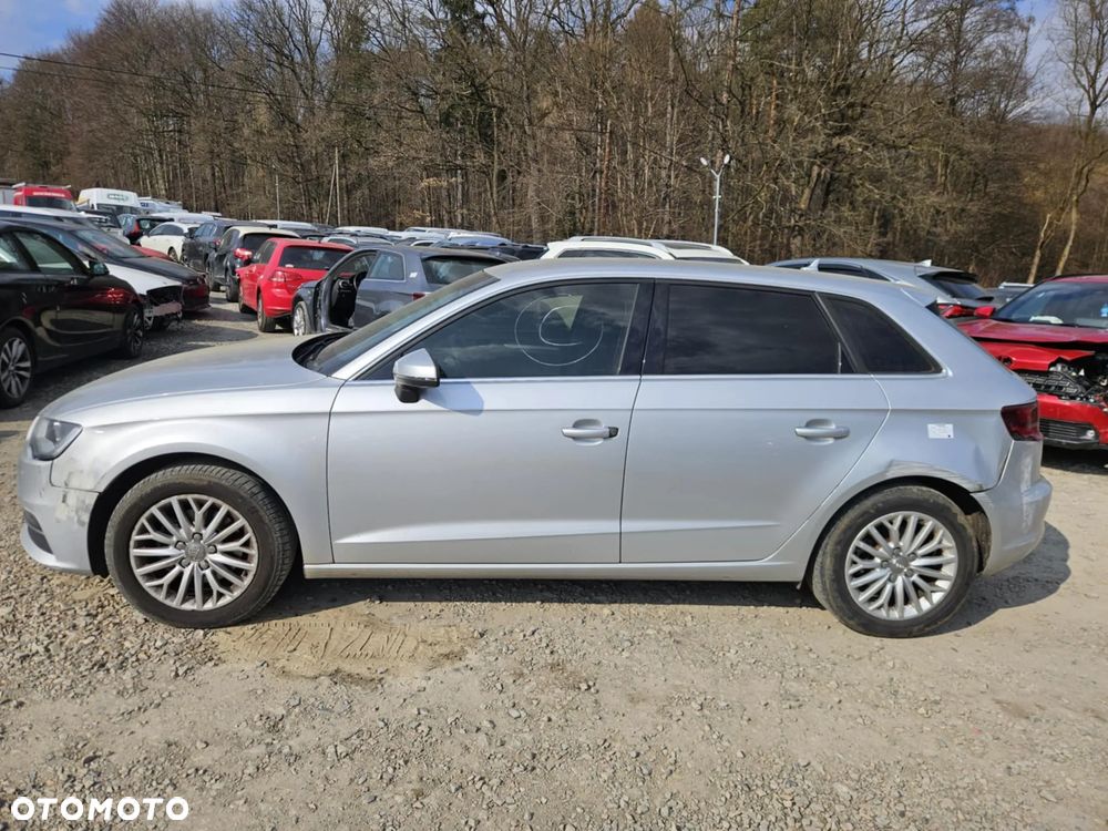 Audi A3 Sportback 2.0 TDI S tronic S line Sportpaket - 2