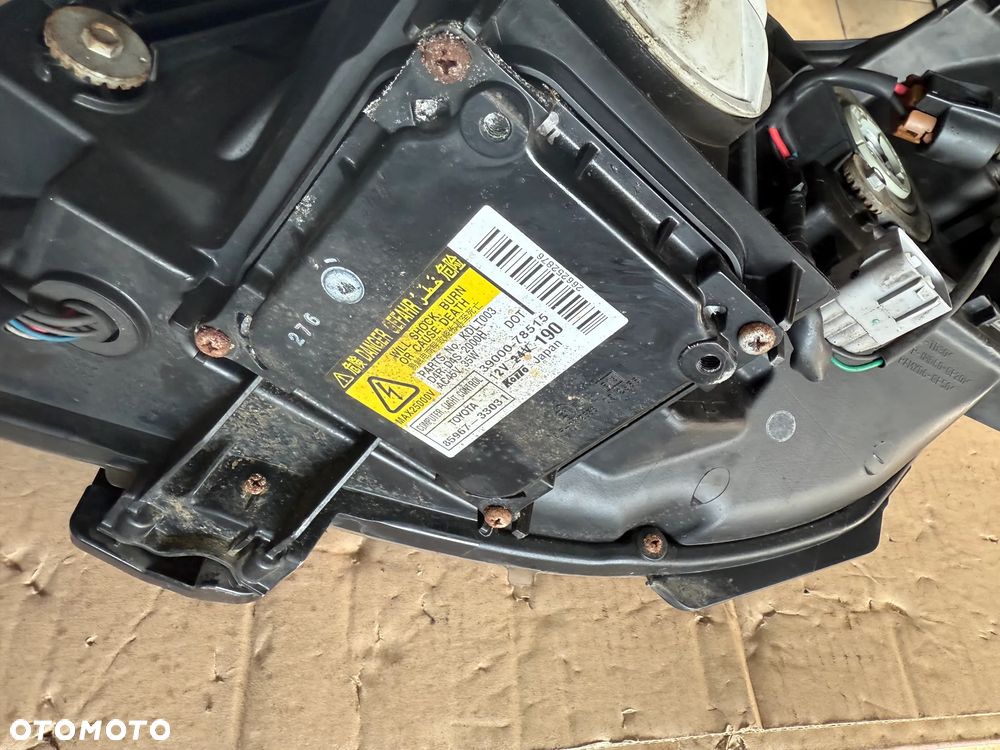 Reflektor / lampa przód przednia prawa Toyota Land Cruiser 150 - oryginalna - 4