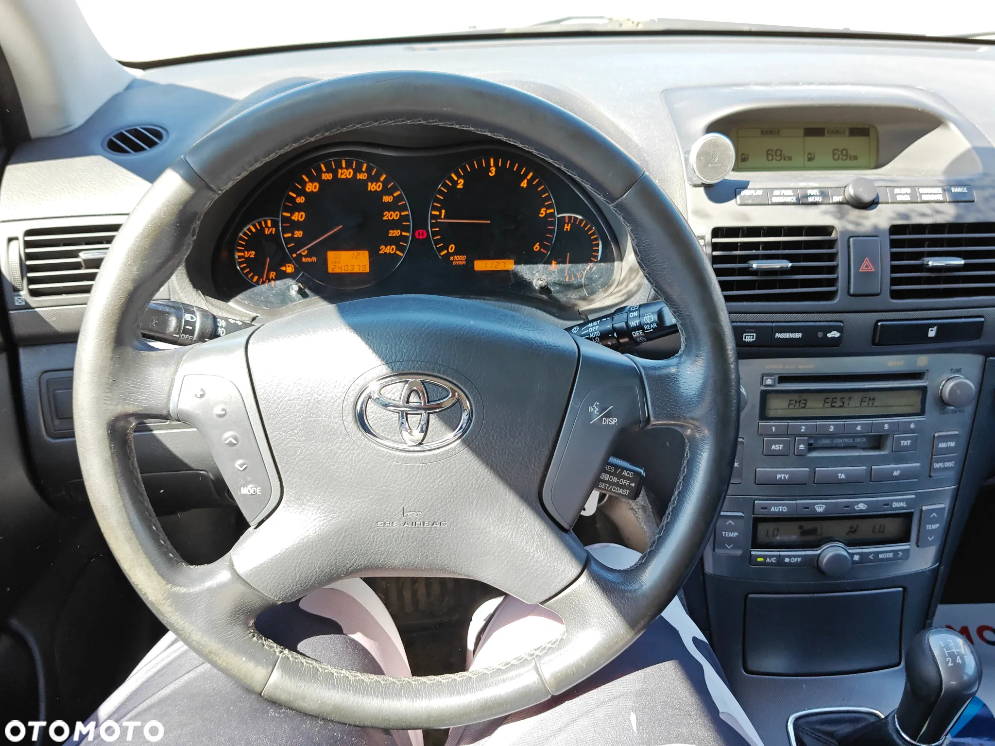 Toyota Avensis 2.0 D-4D - 19