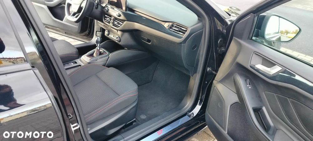 Ford Focus 1.5 EcoBoost ST-Line - 10