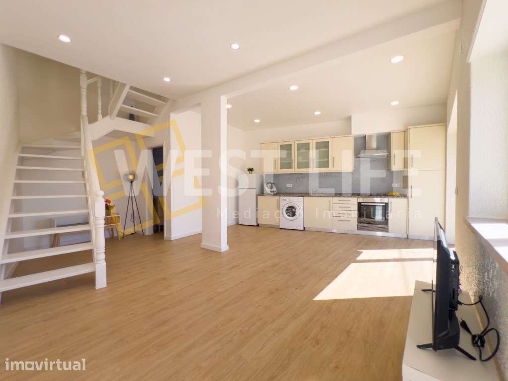 Moradia T2 totalmente remodelada com VISTA MAR a 4 minutos da praia... - Grande imagem: 3/25