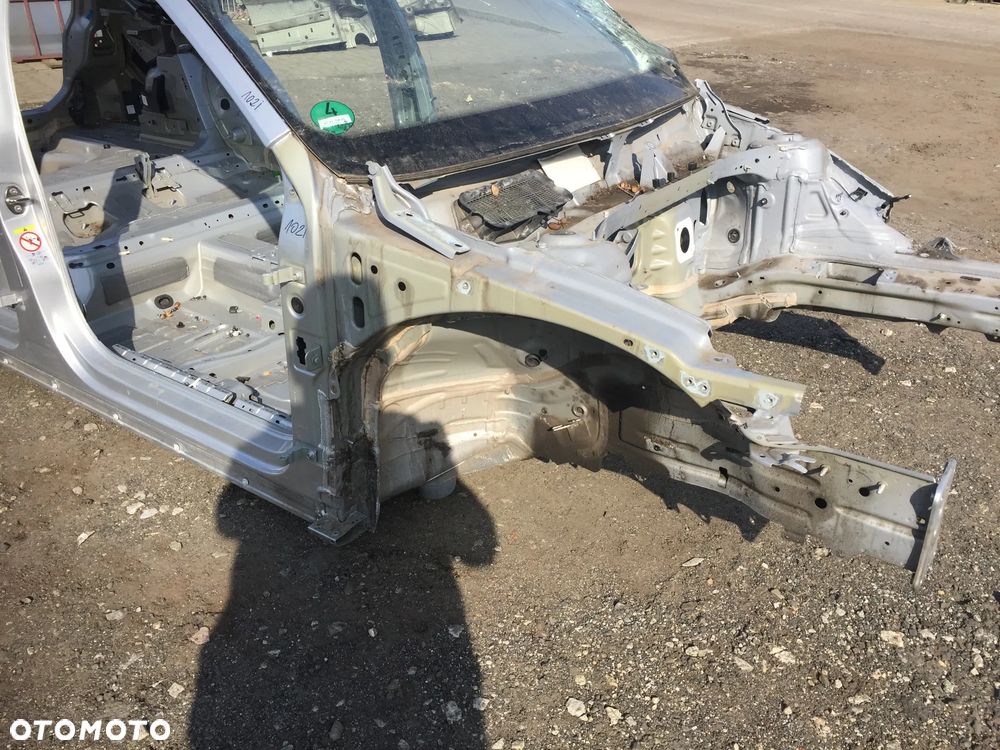 VW PASSAT B8 KOMBI 19R ĆWIARTKA PRAWA PRZÓD