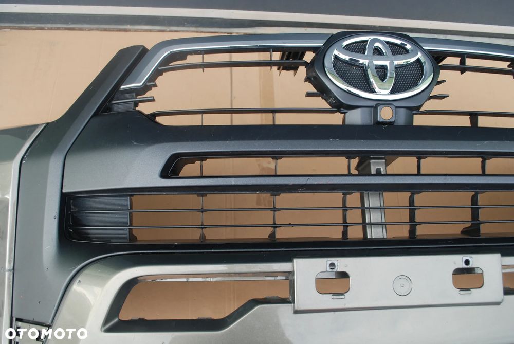 TOYOTA HILUX VIII INVINCIBLE 20- Zderzak Przedni Przód - 8