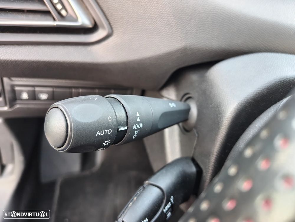 Peugeot 308 SW BlueHDi 120 Stop & Start Style - 24