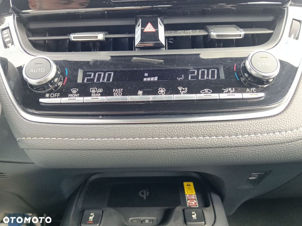 Toyota Corolla 1.8 Hybrid Comfort - 22