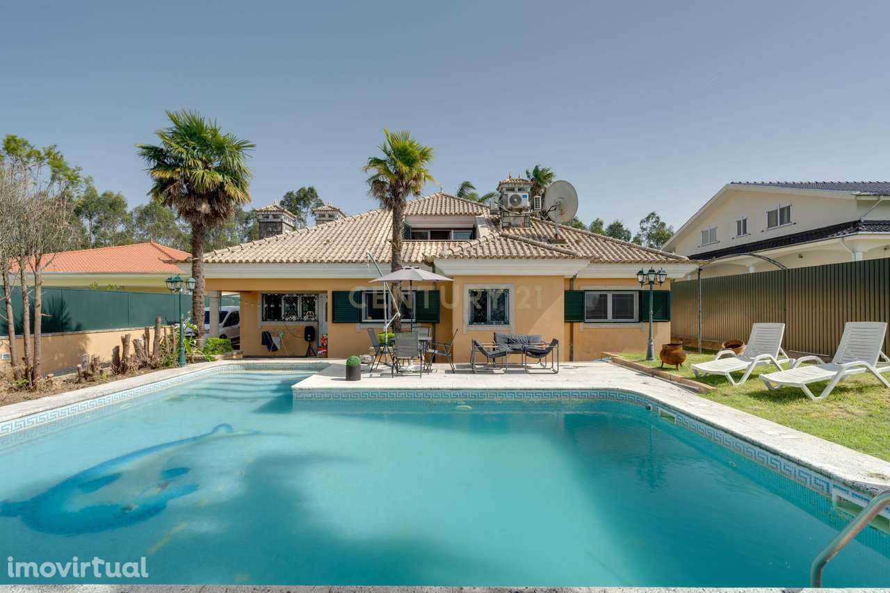 Encantadora Moradia de 4 Frentes - Grande imagem: 2/43