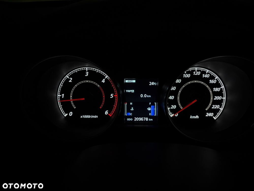 Mitsubishi Outlander - 27
