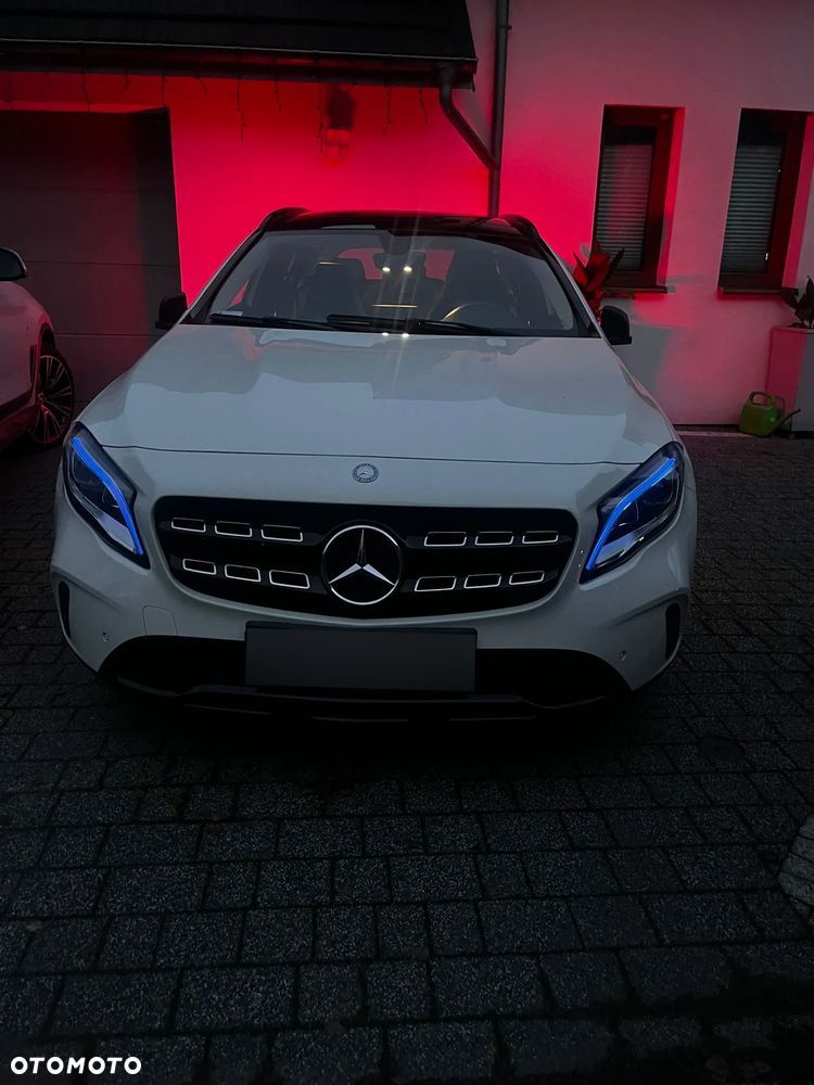 Mercedes-Benz GLA 200 7G-DCT UrbanStyle Edition - 19