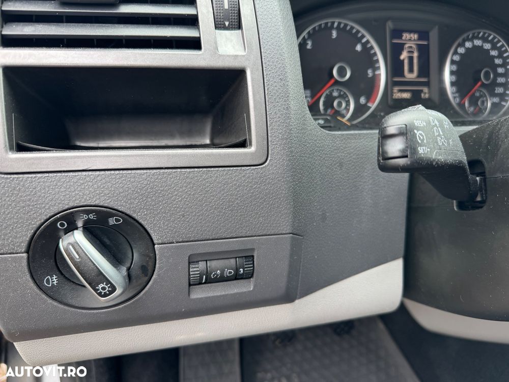 Volkswagen Caravelle - 21