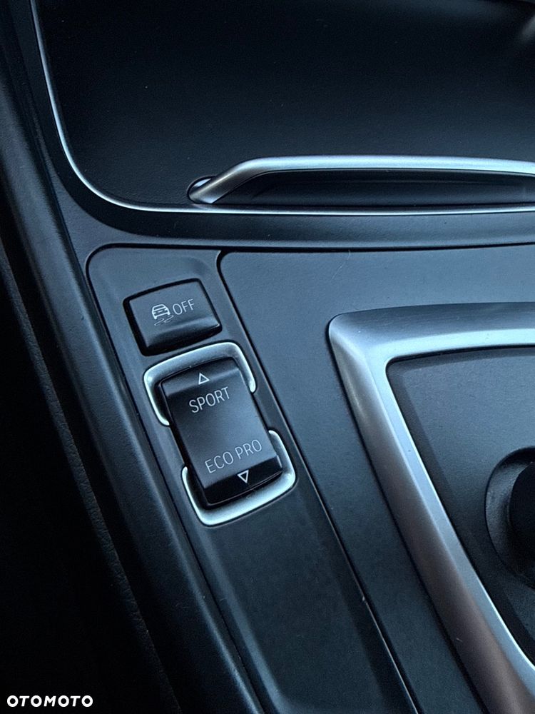 BMW Seria 3 316d Sport Line - 25