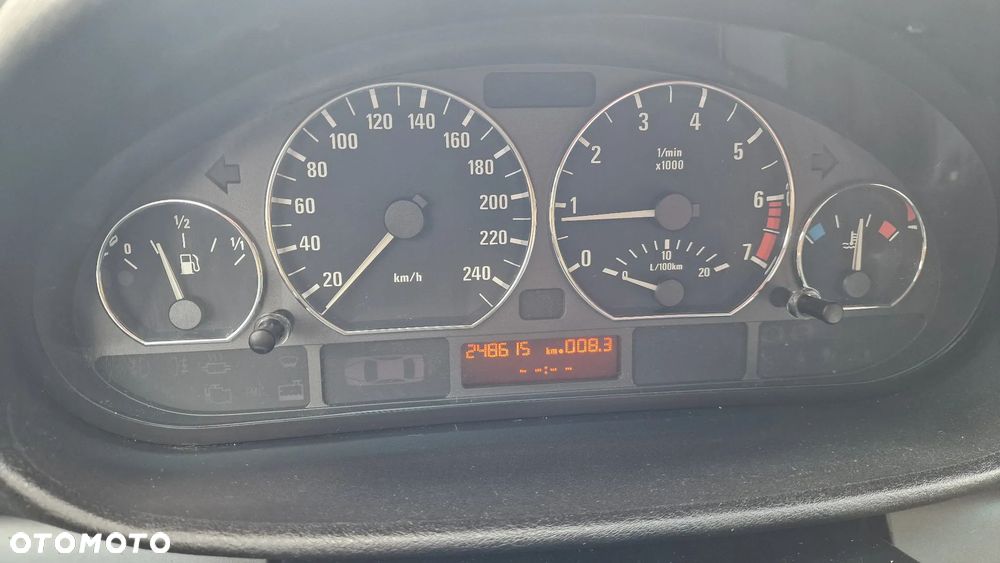BMW Seria 3 318i - 9