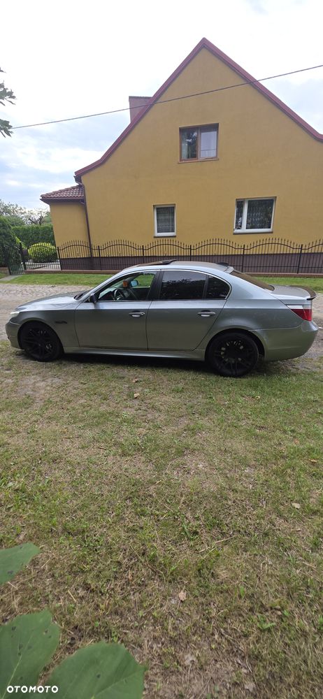 BMW Seria 5 525i - 4
