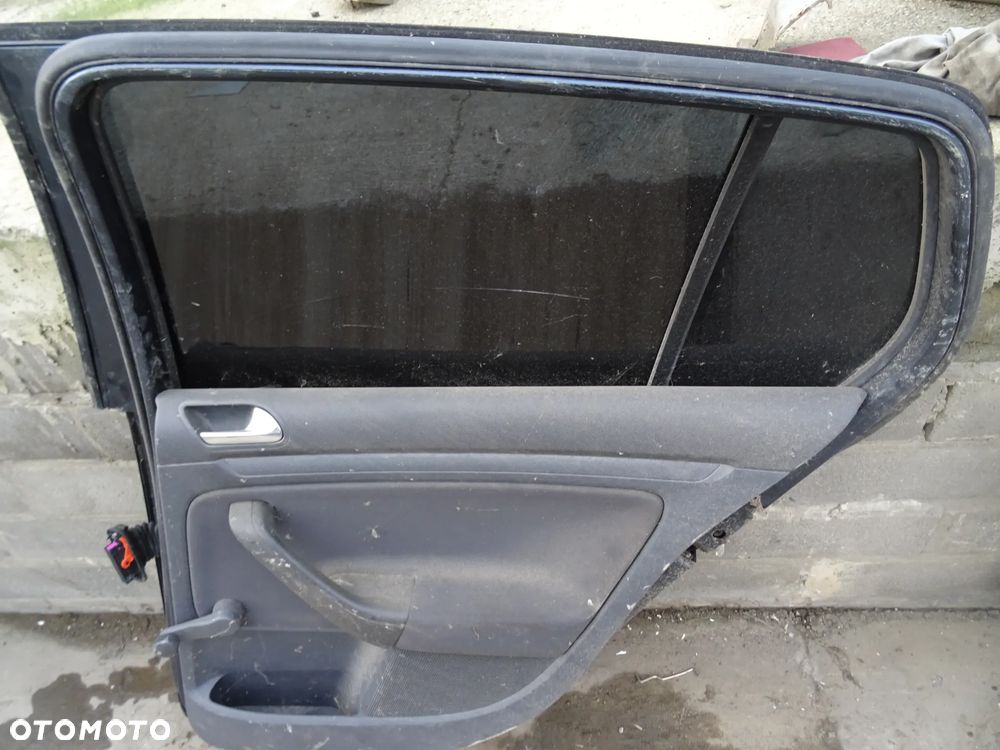Drzwi VW Golf V Prawy Tył Lakier(LC5P) - 8