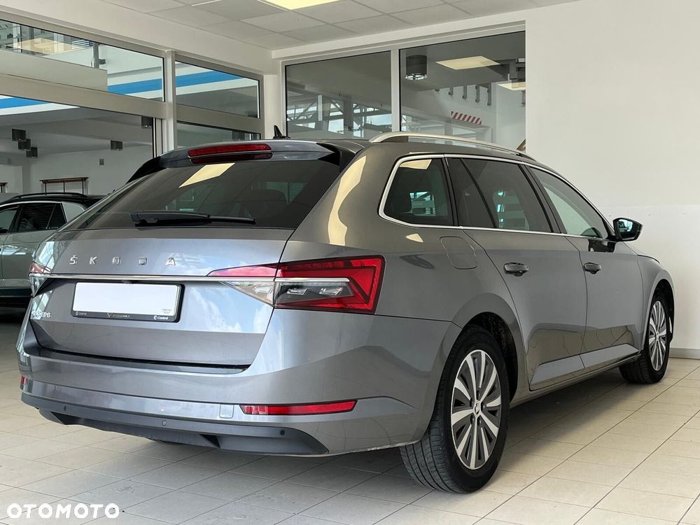 Skoda Superb 2.0 TDI SCR Style DSG - 8