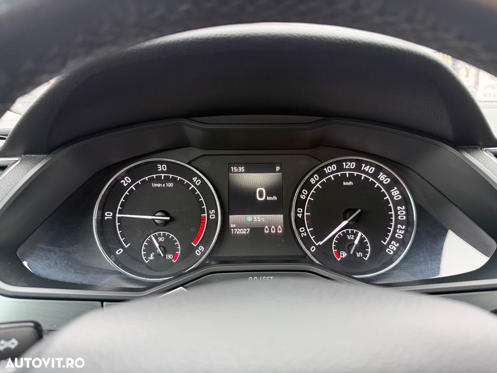 Skoda Superb Combi 2.0 TDI DSG Style - 8