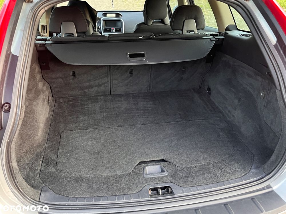 Volvo XC 60 D5 AWD Momentum - 11