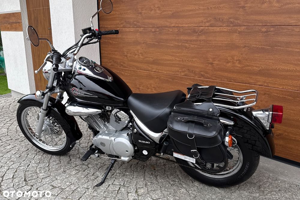 Suzuki Intruder - 20