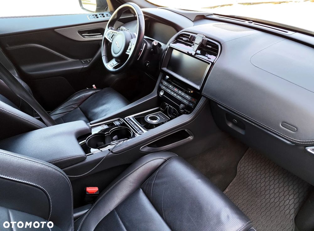 Jaguar F-Pace 3.0 V6 AWD S - 9