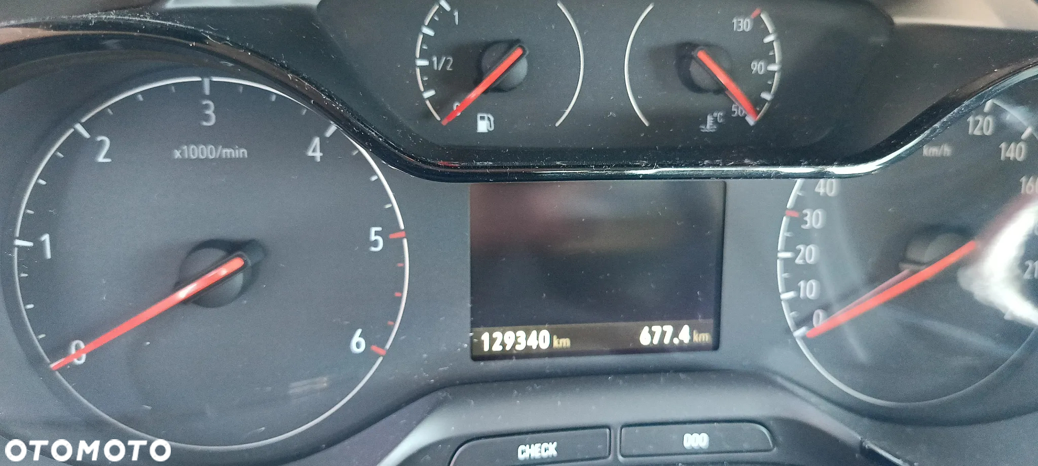 Opel Crossland X - 12