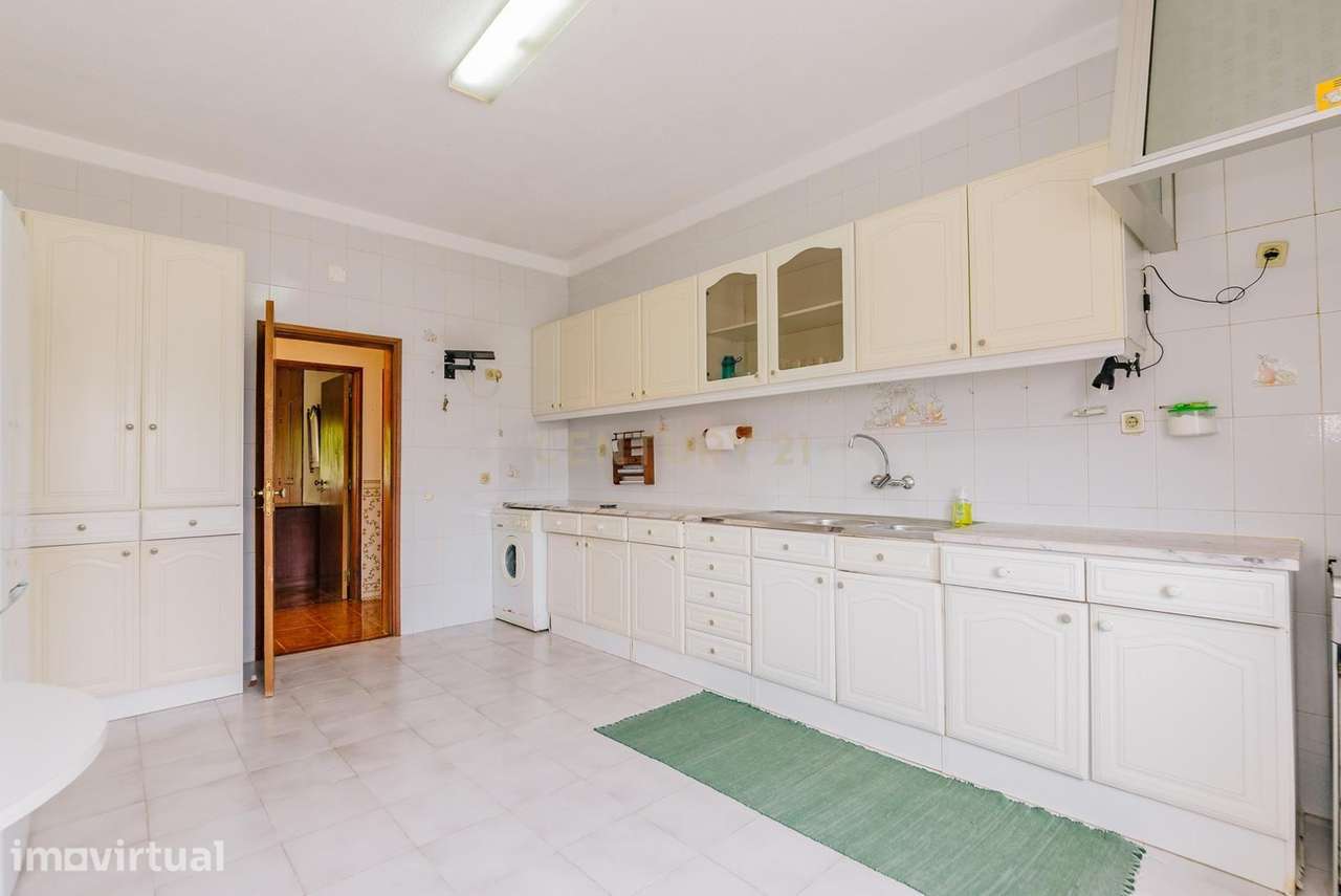 Excelente Moradia de 10 Assoalhadas, no Bairro Novo de Palhais, Loures - Grande imagem: 2/33