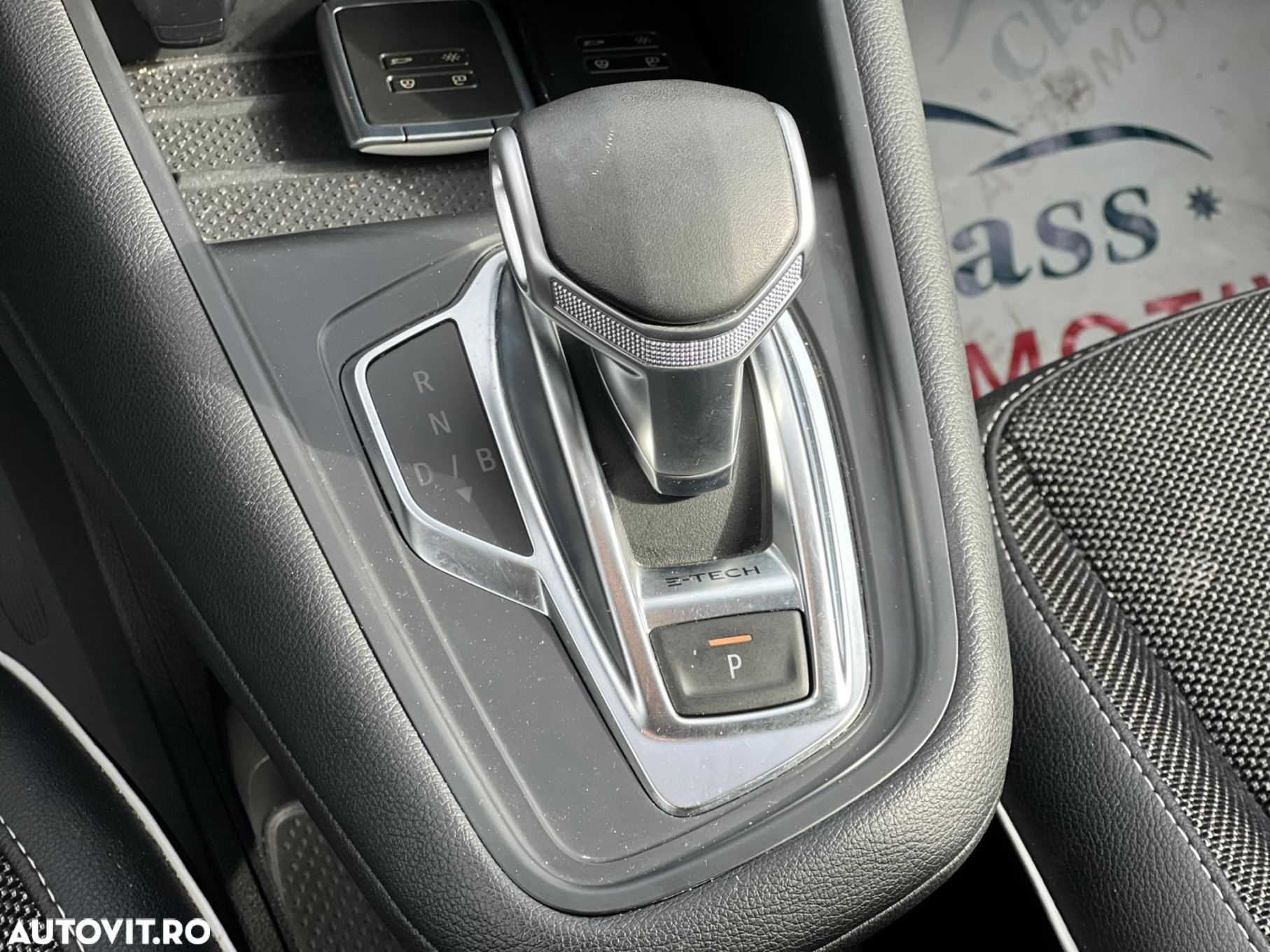 Renault Captur E-Tech PHEV 160 E-TECH Engineered - 17