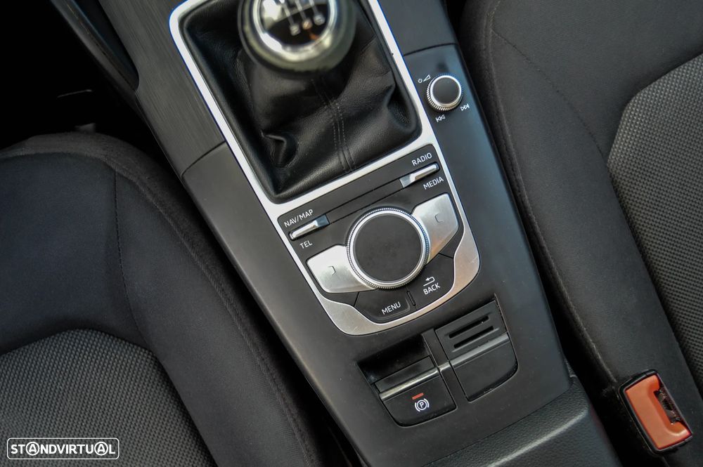 Audi A3 Limousine 30 TFSI - 18