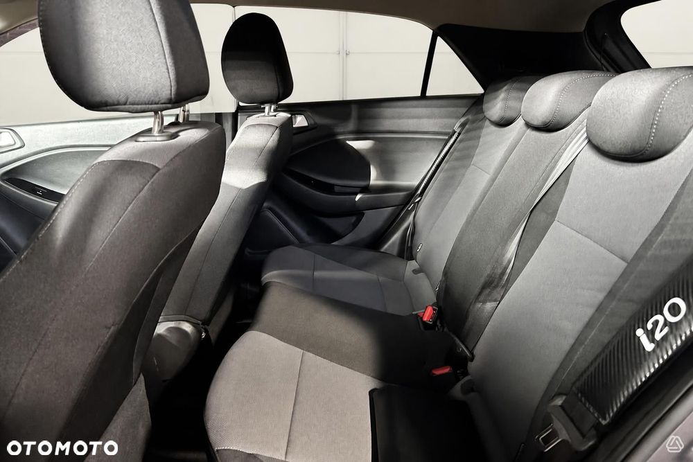 Hyundai i20 - 12