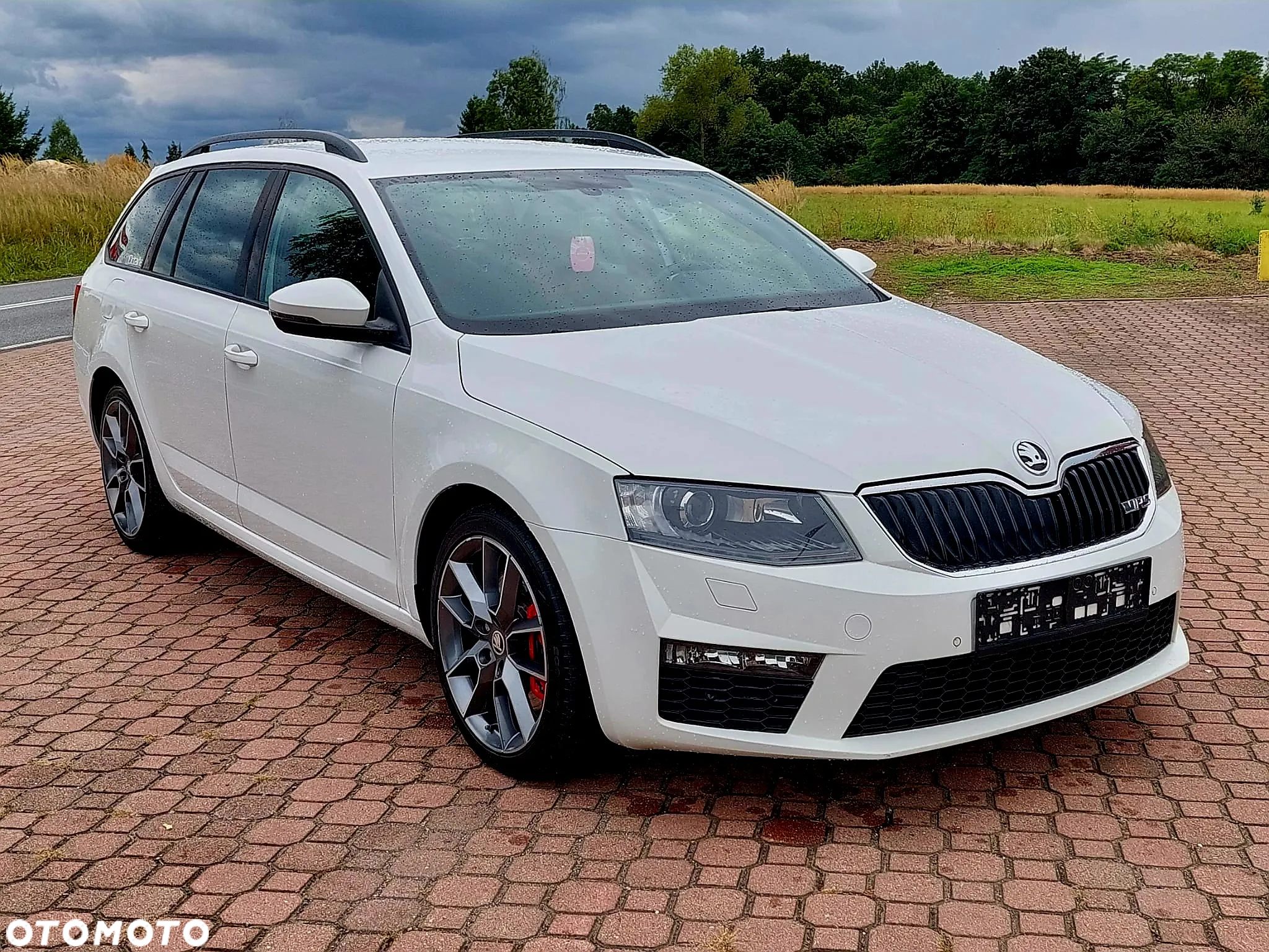 Skoda Octavia Combi 2.0 TDI RS - 5