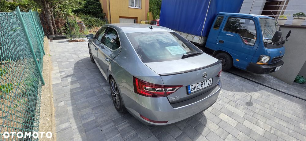 Skoda Superb 2.0 TDI 4x4 L&K DSG - 6