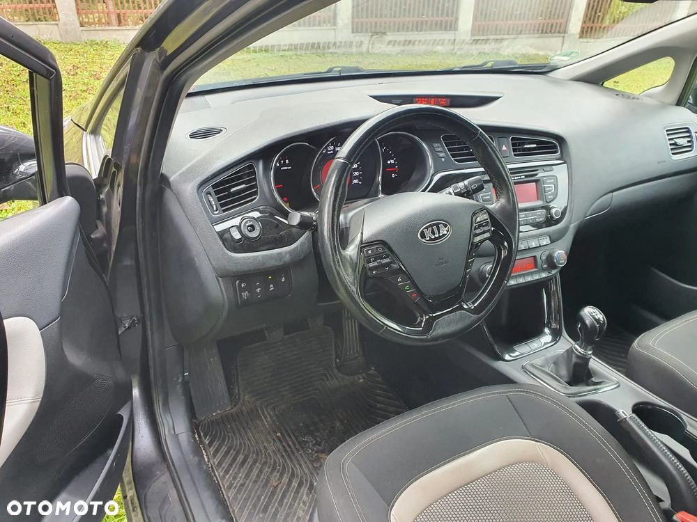 Kia Ceed 1.6 GDI Fifa World Cup Edition - 9