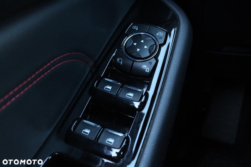 Ford S-Max - 17
