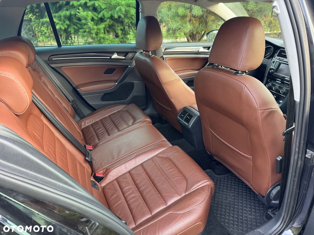 Volkswagen Golf - 16