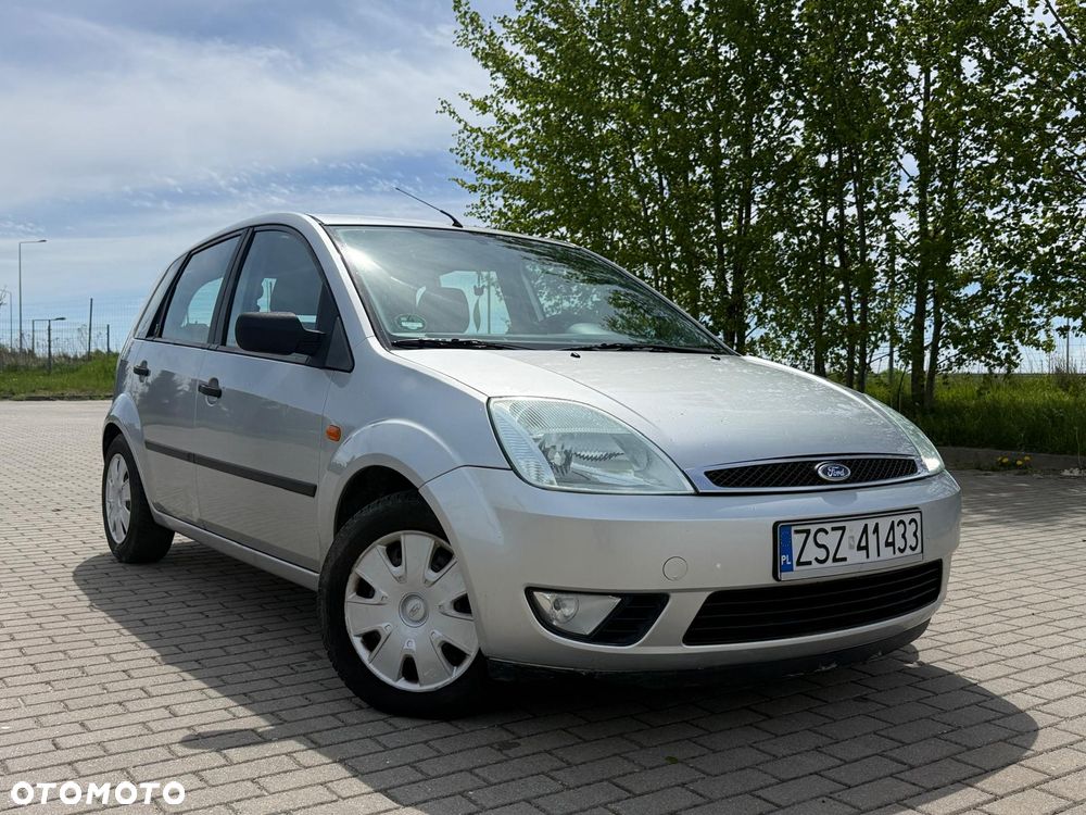 Ford Fiesta 1.4 Ghia - 10