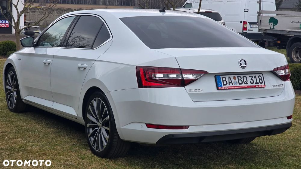 Skoda Superb 2.0 TDI L&K DSG - 9