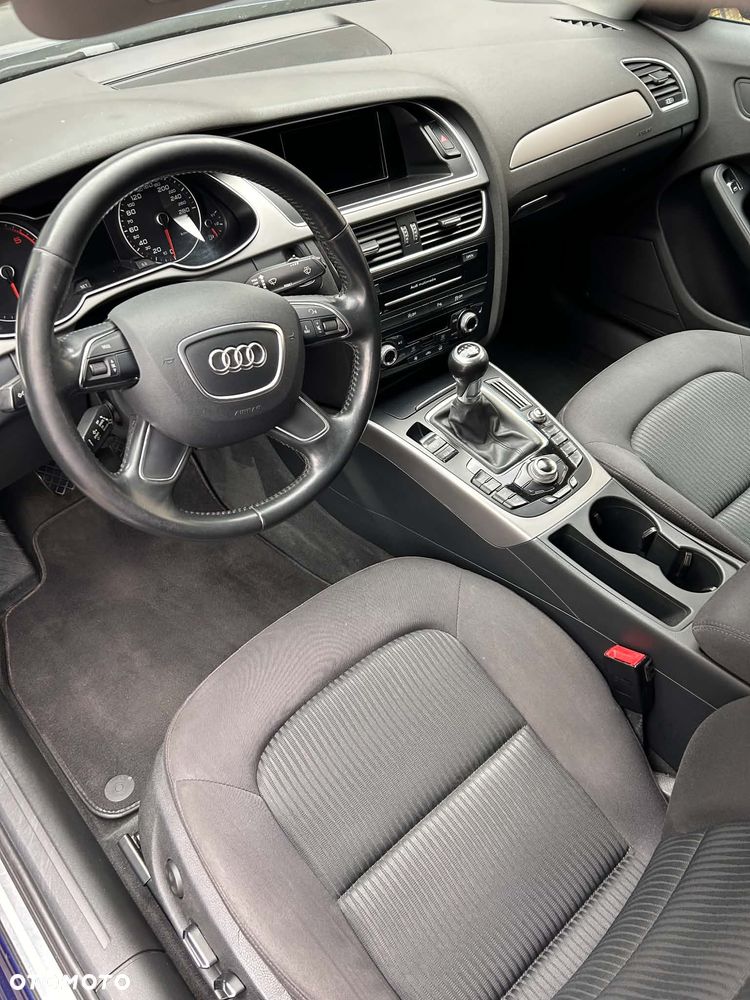 Audi A4 Limousine - 12