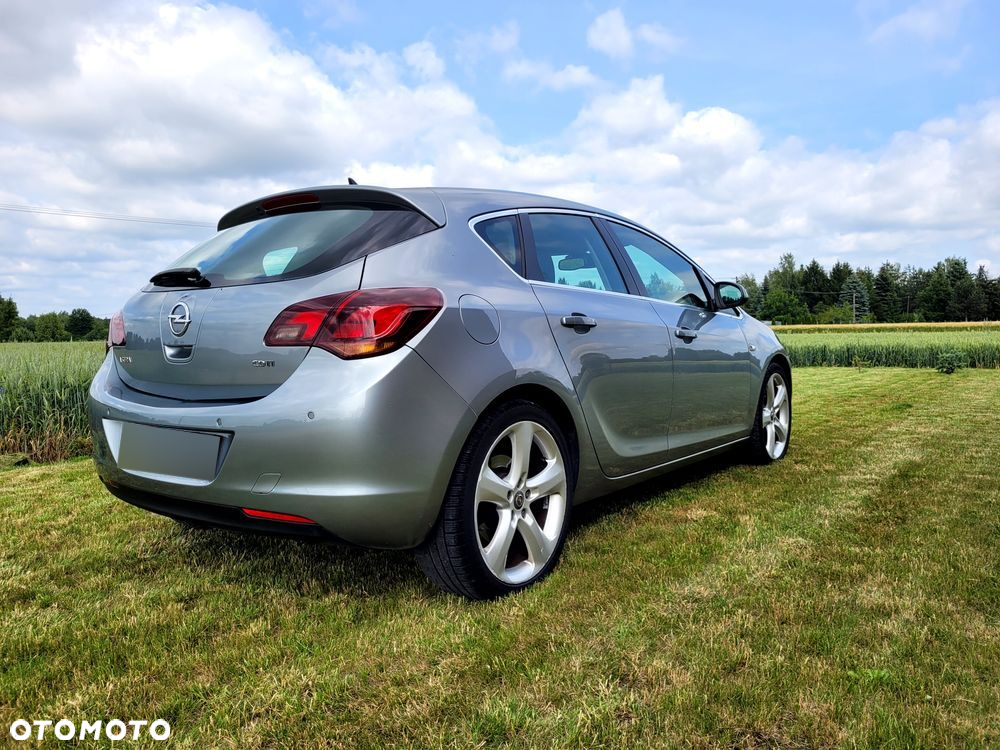 Opel Astra IV 1.7 CDTI Cosmo - 9