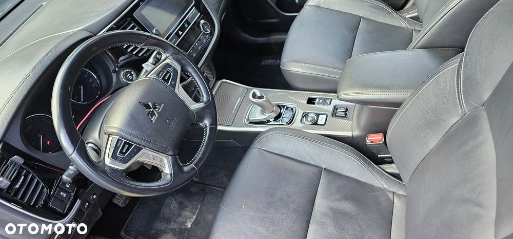 Mitsubishi Outlander 2.0 4WD - 25
