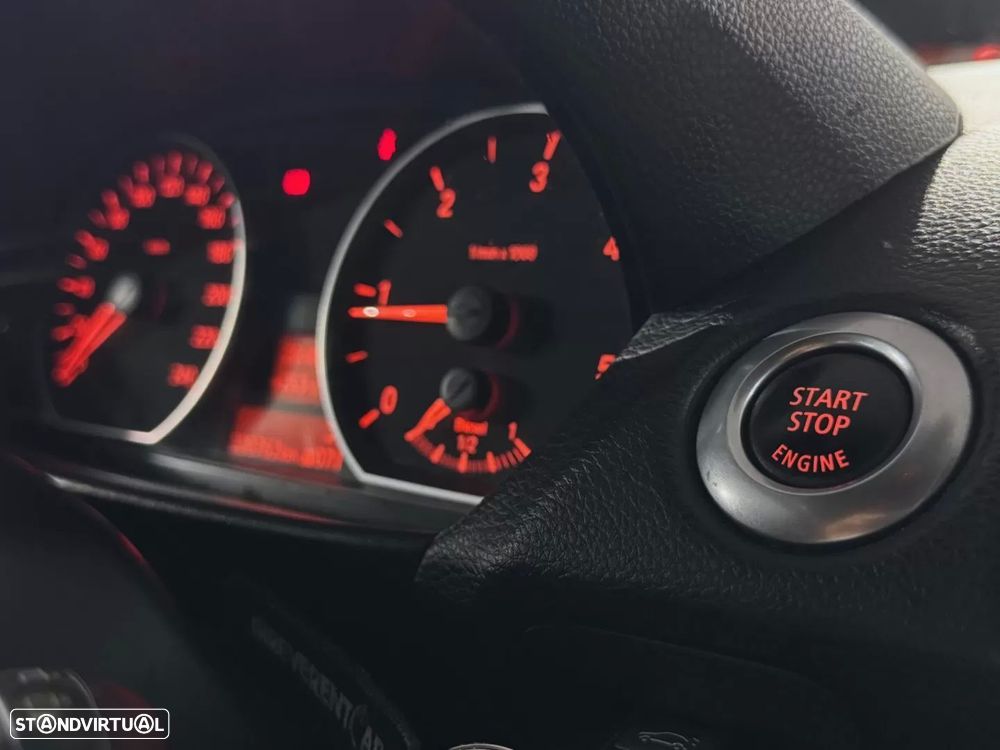 BMW 118 d Pack M - 13