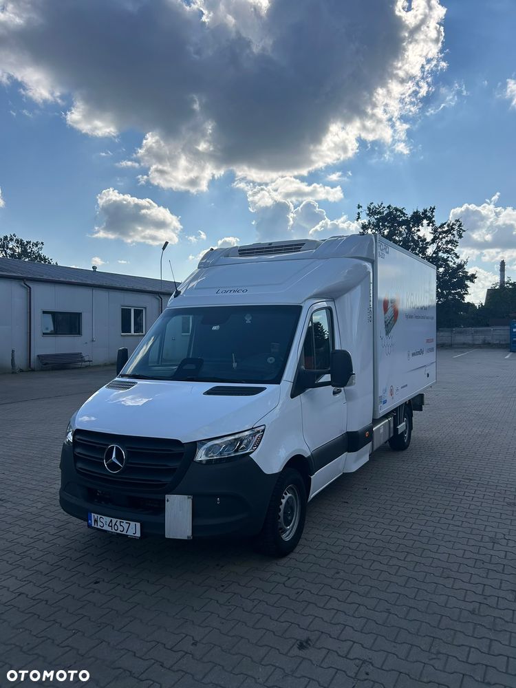 Mercedes-Benz Sprinter - 1