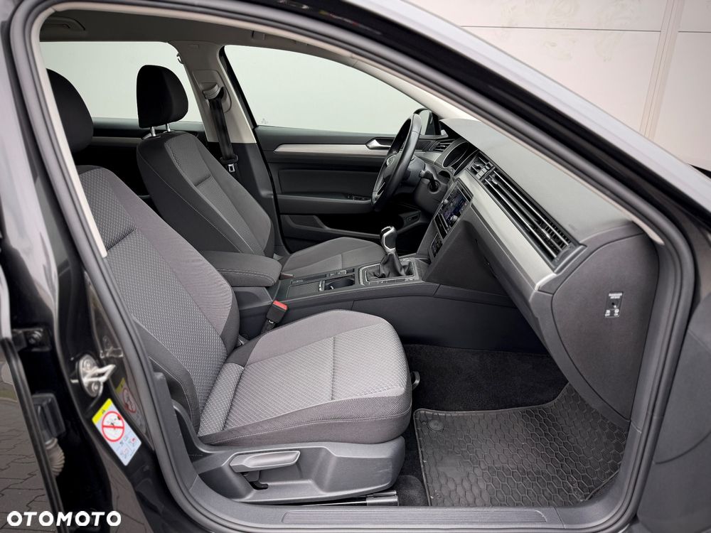 Volkswagen Passat 1.5 TSI EVO Business - 33