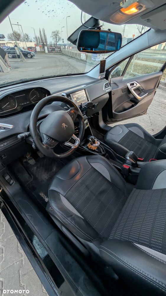 Peugeot 2008 1.6 BlueHDi Allure - 9