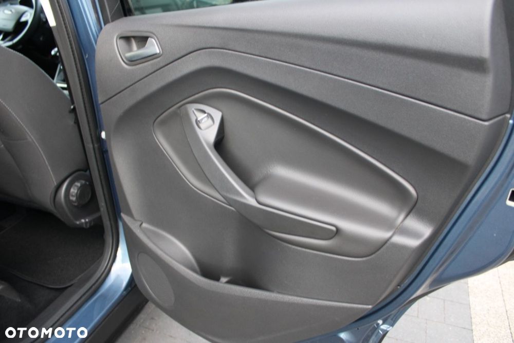 Ford Kuga - 31