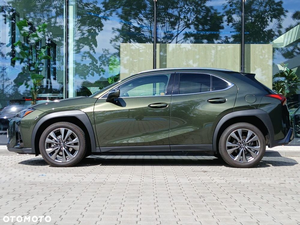 Lexus UX 300h F Sport Design - 3