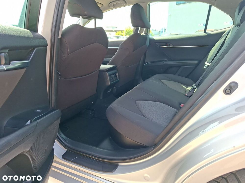 Toyota Camry 2.5 Hybrid Comfort CVT - 12
