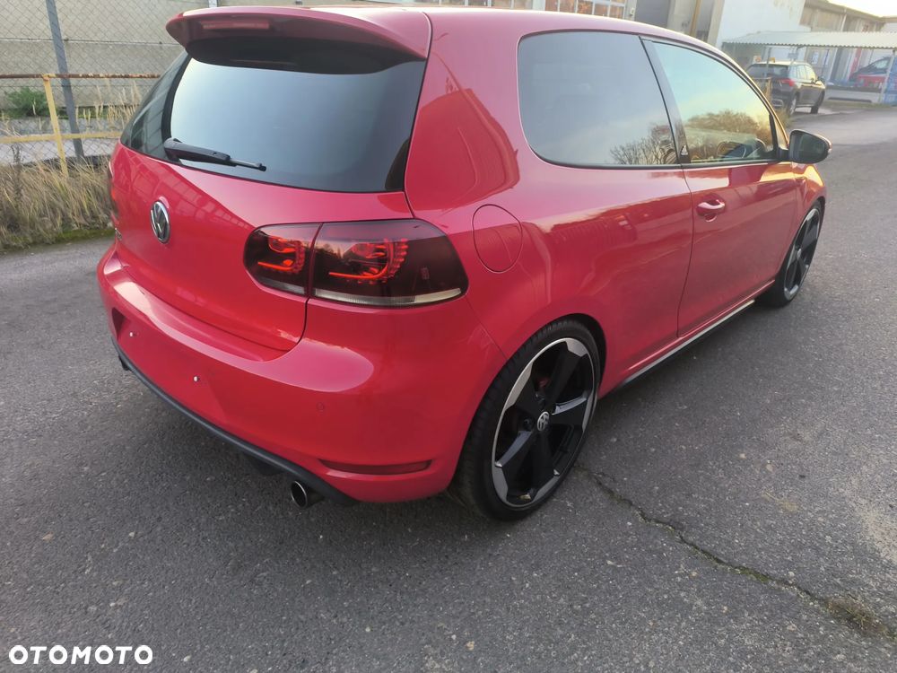 Volkswagen Golf 2.0 GTI adidas - 6