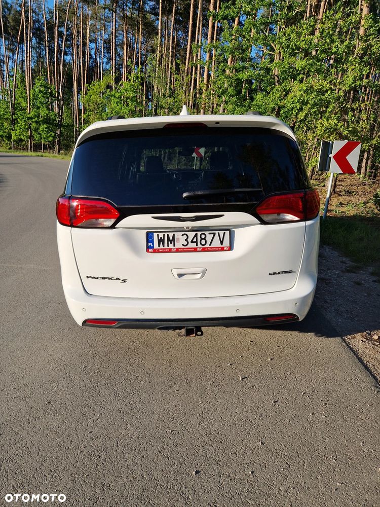 Chrysler Pacifica - 6